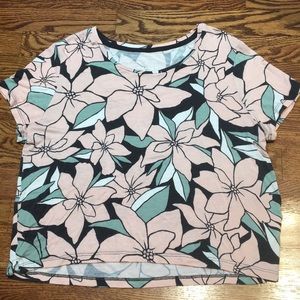 Aeropostale flower crop top (size:M)